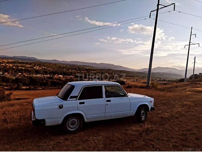 LADA (VAZ) 2107 2001, 67,846 km - 1.6 l - Quba