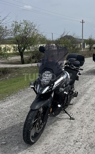 Suzuki V-Strom 650-1