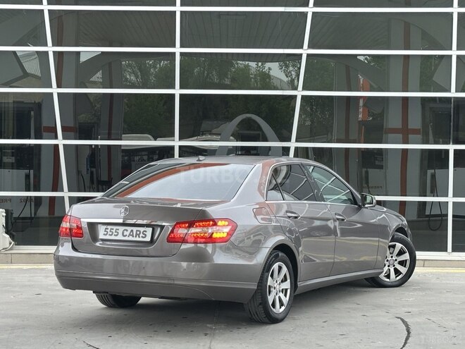 Mercedes E 220 2013, 246,000 km - 2.2 l - Bakı