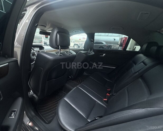 Mercedes E 220 2013, 246,000 km - 2.2 l - Bakı