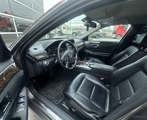Mercedes E 220 2013, 246,000 km - 2.2 l - Bakı