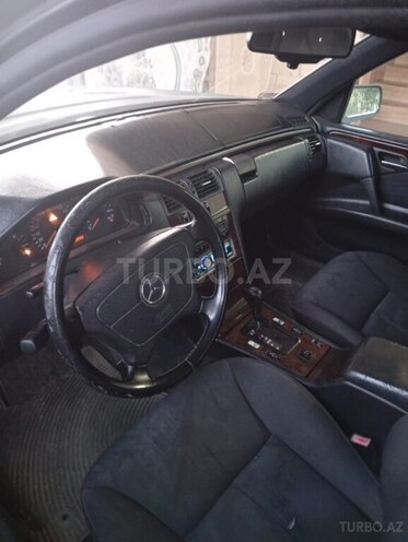 Mercedes E 280 1996, 565,000 km - 2.8 l - Şirvan