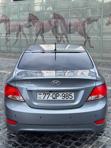 Hyundai Accent-3