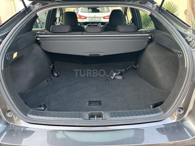 Toyota Prius 2019, 136,000 km - 1.8 l - Bakı