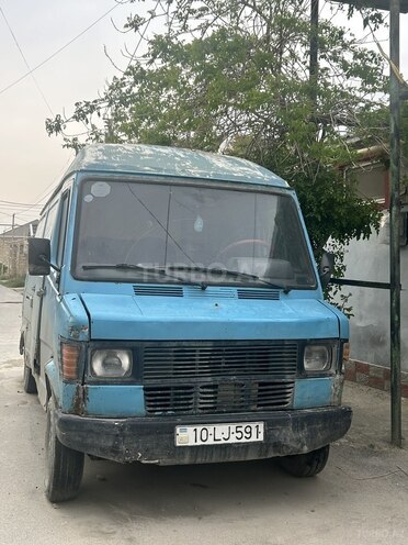 Mercedes 208 D 1982, 400,000 km - 2.5 l - Bakı