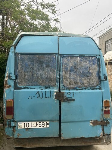 Mercedes 208 D 1982, 400,000 km - 2.5 l - Bakı