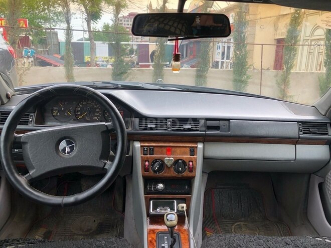 Mercedes E 200 1990, 555,666 km - 2.0 l - Bakı