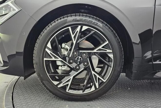 Kia K5-12