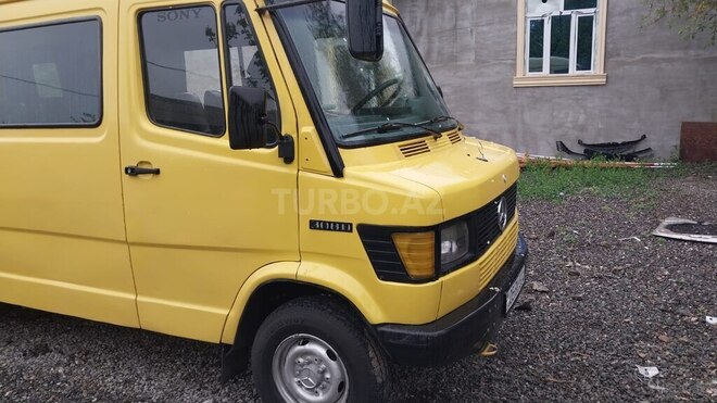 Mercedes 208 D 1992, 350,000 km - 2.3 l - Ağdaş