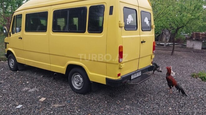 Mercedes 208 D 1992, 350,000 km - 2.3 l - Ağdaş