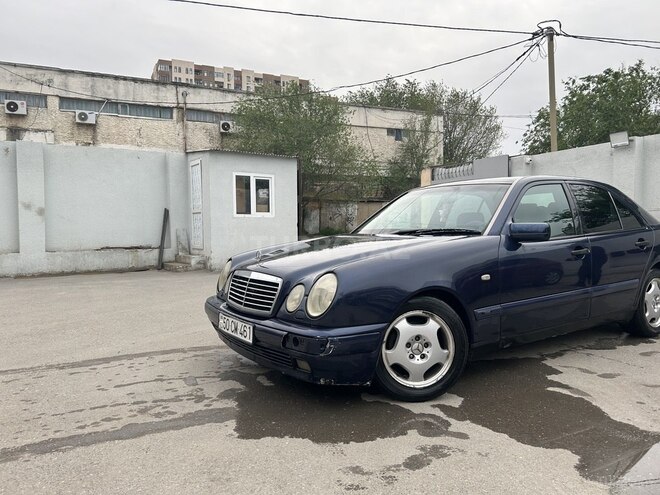 Mercedes E 240 1999, 320,000 km - 2.4 l - Sumqayıt