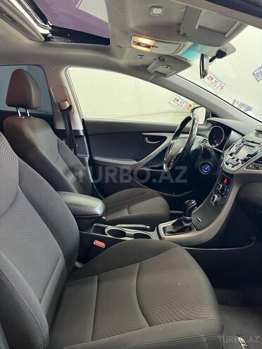 Hyundai Elantra 2015, 68,500 km - 1.8 l - Bakı