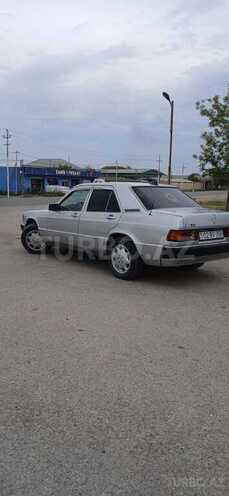 Mercedes 190 1991, 456,789 km - 2.0 л - Salyan