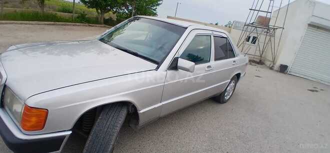 Mercedes 190 1991, 456,789 km - 2.0 л - Salyan