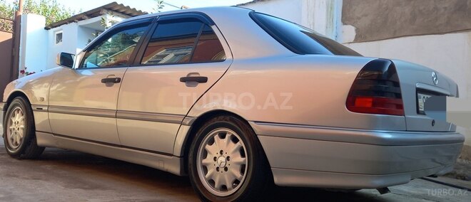 Mercedes C 180 1998, 350,000 km - 1.8 л - Quba