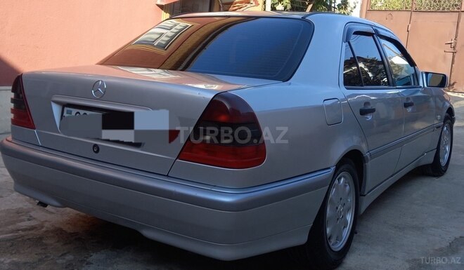 Mercedes C 180 1998, 350,000 km - 1.8 л - Quba