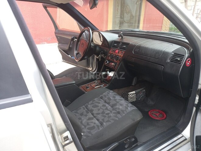 Mercedes C 180 1998, 350,000 km - 1.8 л - Quba