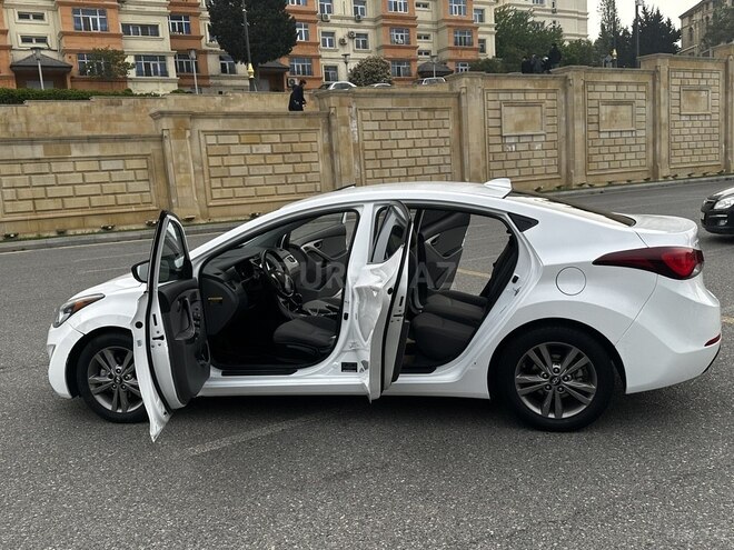 Hyundai Elantra 2015, 150,000 km - 1.8 l - Bakı