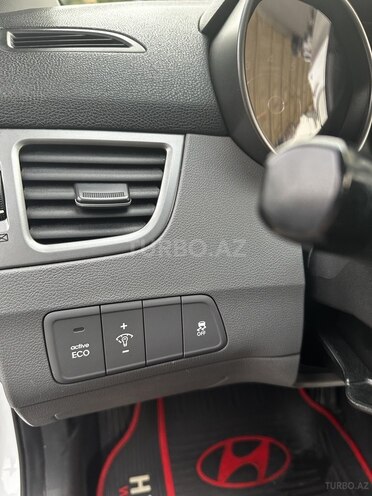 Hyundai Elantra 2015, 150,000 km - 1.8 l - Bakı