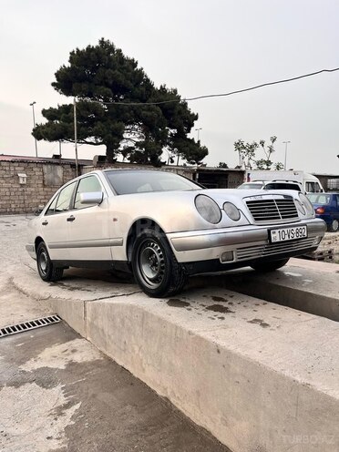 Mercedes E 200 1995, 452,000 km - 2.0 l - Bakı