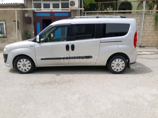 Fiat Doblo 2011, 235,000 km - 1.6 l - Bakı
