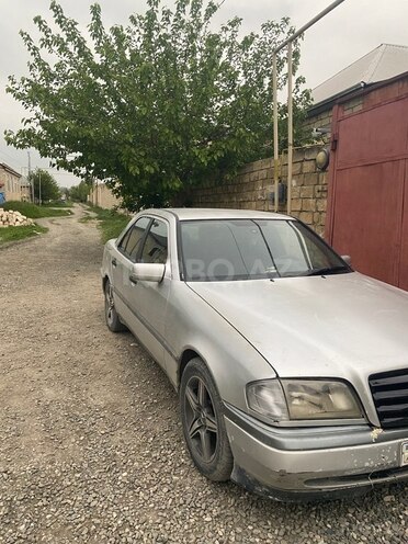 Mercedes C 180 1995, 596,324 km - 1.8 l - Quba