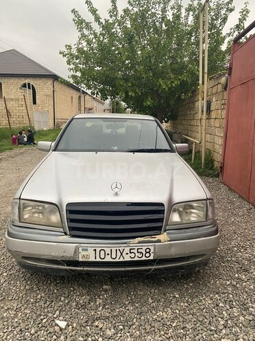 Mercedes C 180 1995, 596,324 km - 1.8 l - Quba