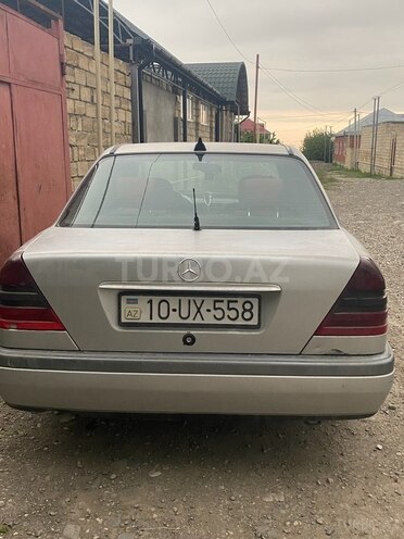 Mercedes C 180 1995, 596,324 km - 1.8 l - Quba