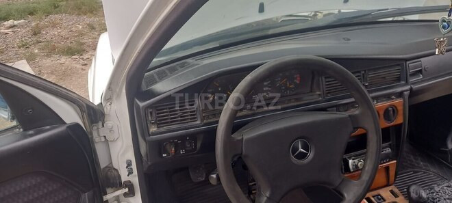 Mercedes 190 1992, 400,000 km - 2.0 l - Şirvan