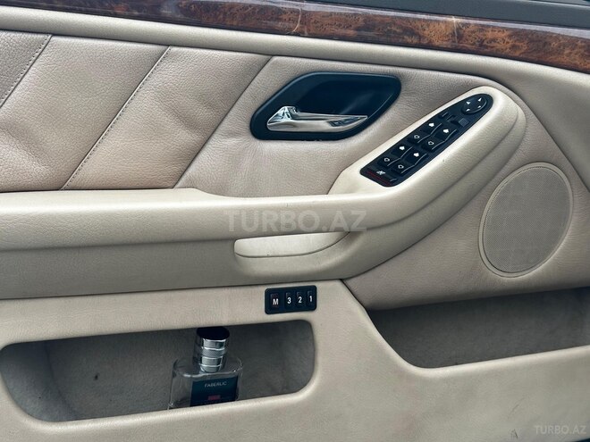 BMW 525 2002, 332,000 km - 2.5 l - Bakı