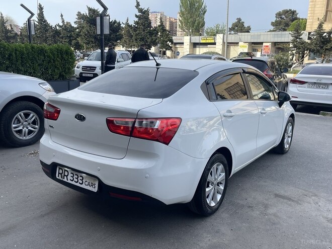 Kia Rio-5