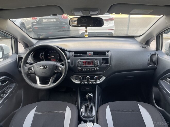 Kia Rio-12