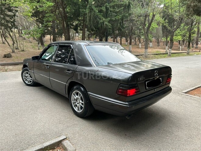 Mercedes E 200 1993, 386,000 km - 2.0 l - Bakı