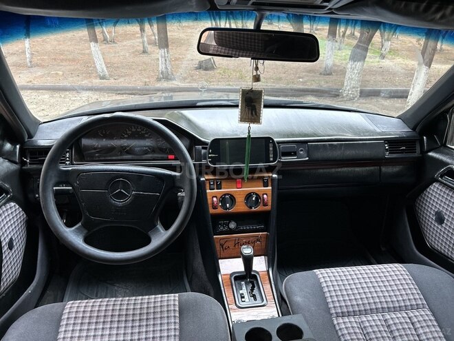 Mercedes E 200 1993, 386,000 km - 2.0 l - Bakı