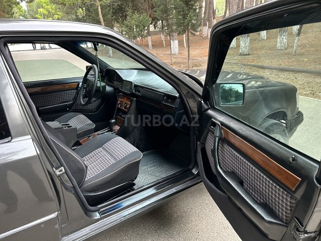 Mercedes E 200 1993, 386,000 km - 2.0 l - Bakı