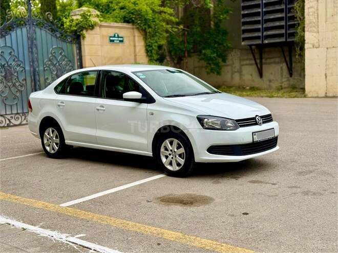 Volkswagen Polo 2015, 158,460 km - 1.6 l - Bakı