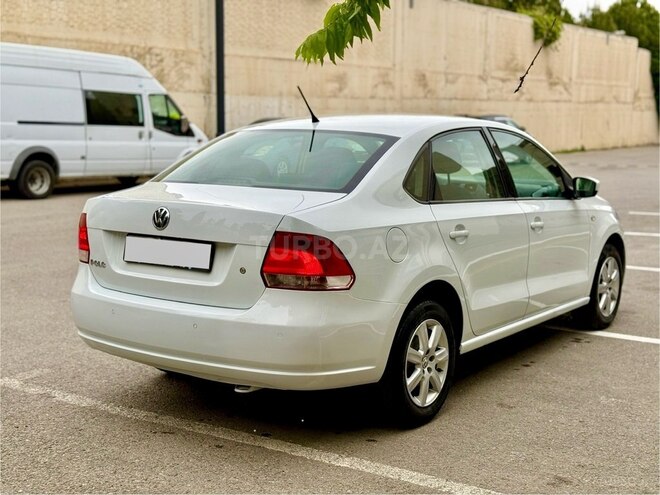 Volkswagen Polo 2015, 158,460 km - 1.6 l - Bakı
