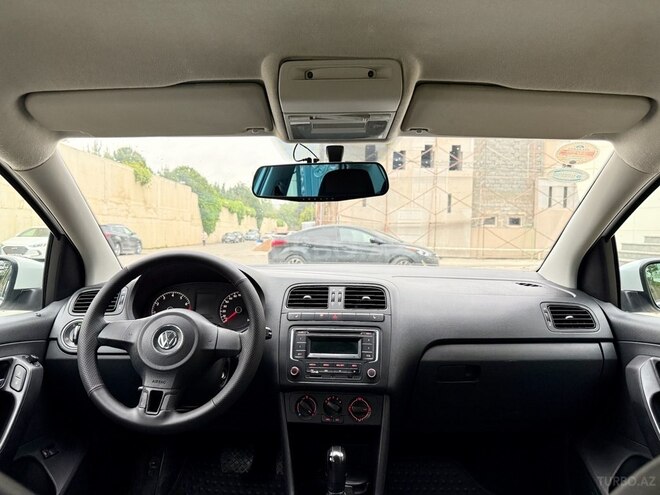 Volkswagen Polo 2015, 158,460 km - 1.6 l - Bakı