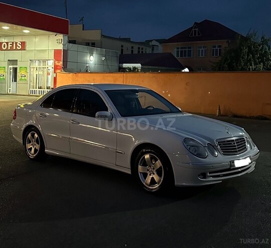 Mercedes E 240 2005, 260,000 km - 2.6 l - Qusar