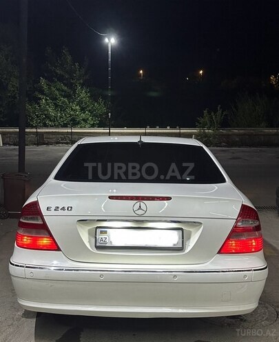 Mercedes E 240 2005, 260,000 km - 2.6 l - Qusar