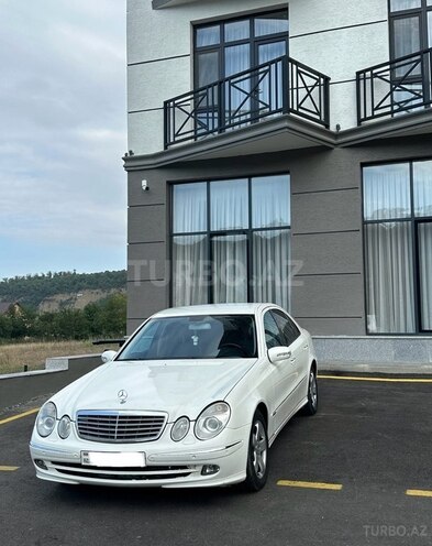 Mercedes E 240 2005, 260,000 km - 2.6 l - Qusar