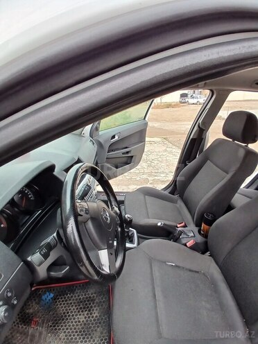 Opel Astra 2009, 340,000 km - 1.3 l - Yevlax