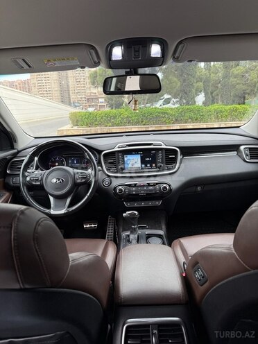 Kia Sorento-9