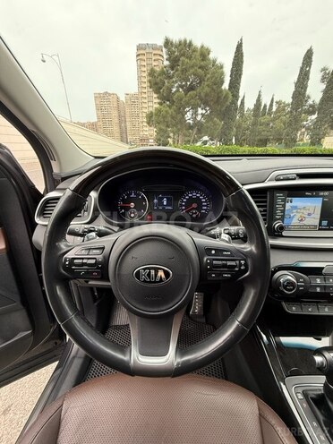 Kia Sorento-12