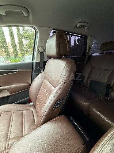 Kia Sorento-17