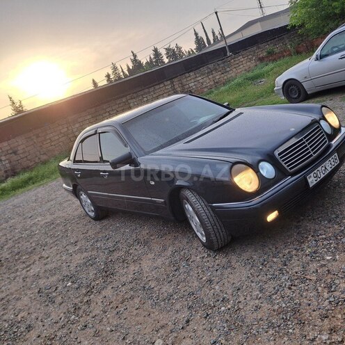 Mercedes E 220 1996, 487,000 km - 2.2 l - Biləsuvar