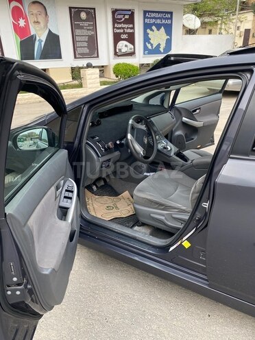 Toyota Prius-11