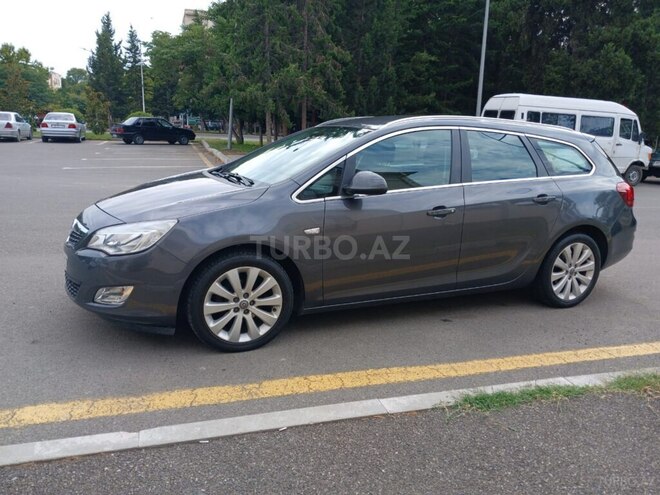 Opel Astra 2011, 230,000 km - 1.3 l - Mingəçevir