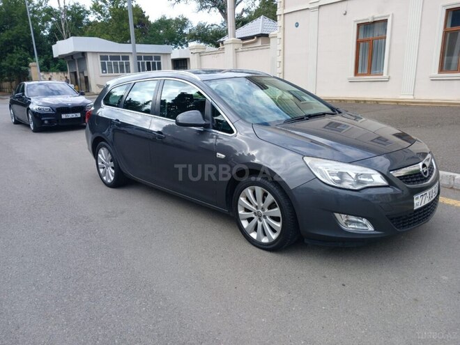 Opel Astra 2011, 230,000 km - 1.3 l - Mingəçevir