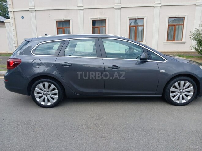 Opel Astra 2011, 230,000 km - 1.3 l - Mingəçevir